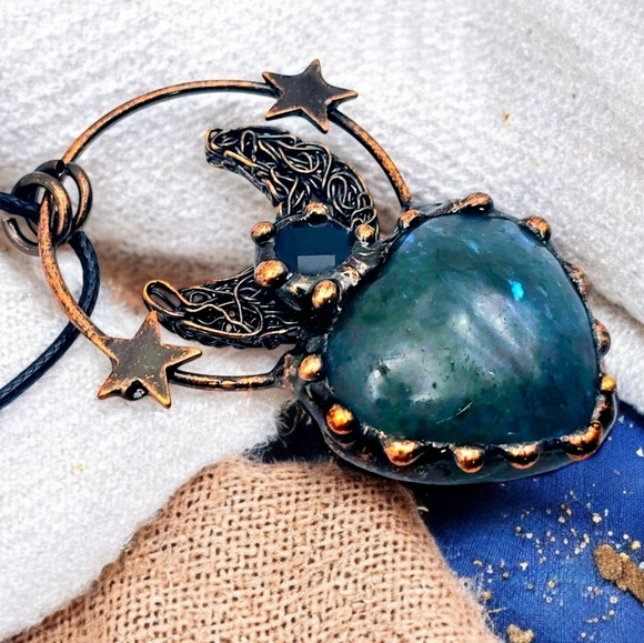 Artisan Boho Chic Labradorite & Black Onyx Moon Star Pendant Copperβ Necklace - Picture 6 of 13
